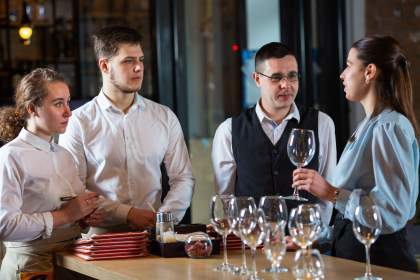 Formation Restauration, Hôtellerie, Métiers de Bouche en Ligne · Auguste Académie
